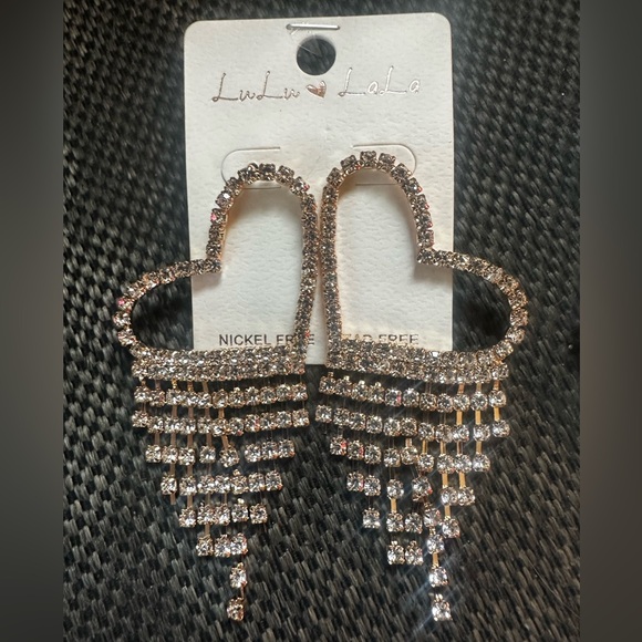 🆕 Rhinestone Heart Fringe Evening Earrings - Picture 3 of 8